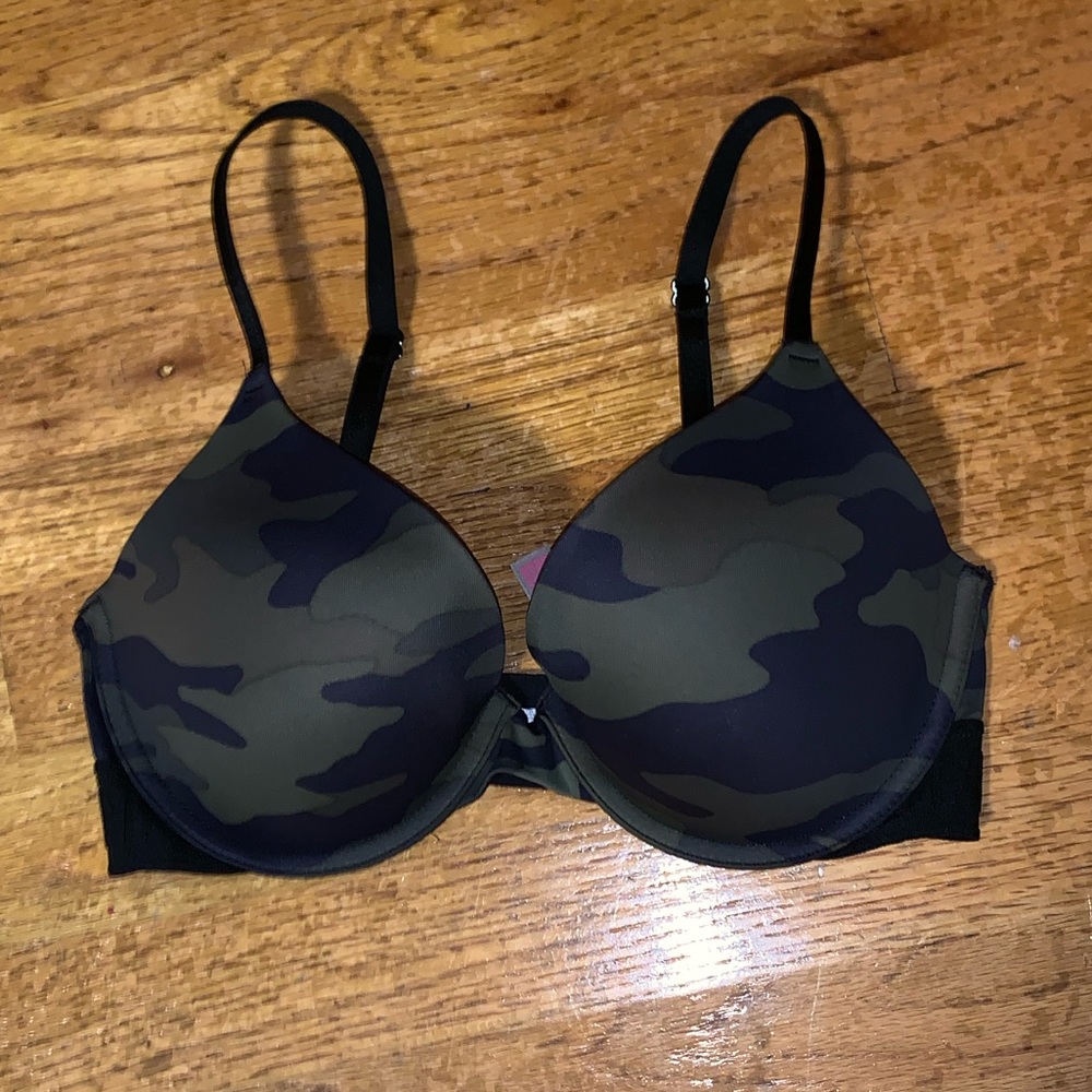 VS/Pink Wear Everywhere Push-up 32D